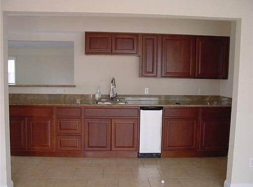 2nd image of 817 Clayton Ave