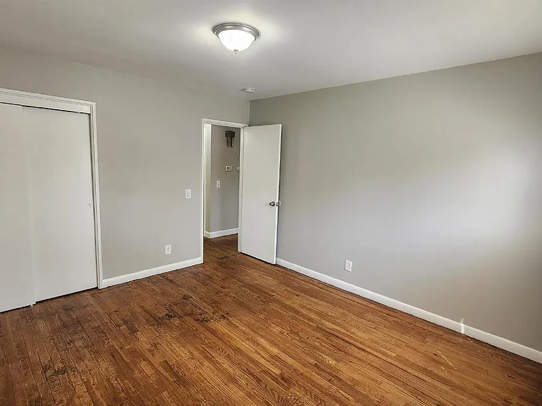 45 Mandalay Dr — Photo 6