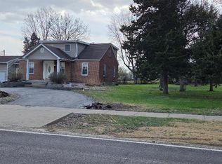 2520 Charbonier Rd, Florissant, MO 63031