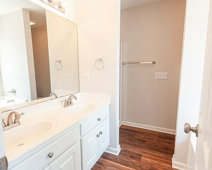 1124 Stafford Dr — Photo 19