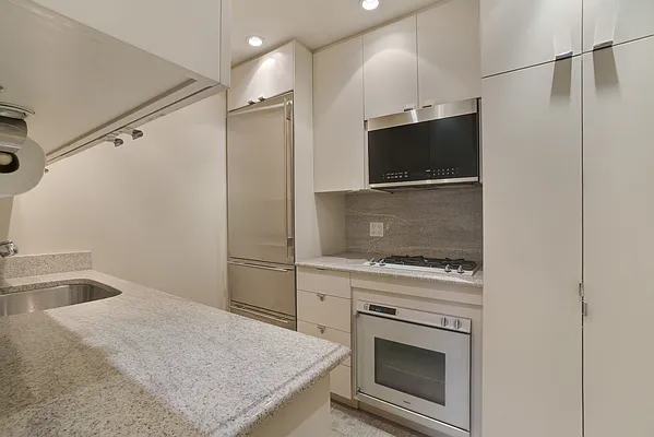 Rented by Bond New York | media 62