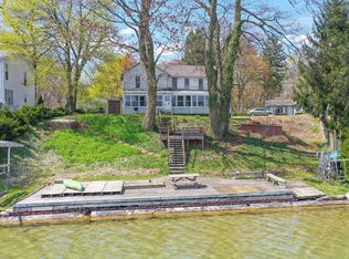 68270 N Shore Dr, Edwardsburg, MI