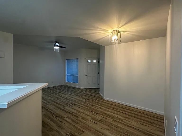 101 N 7th St #184 — Photo 36