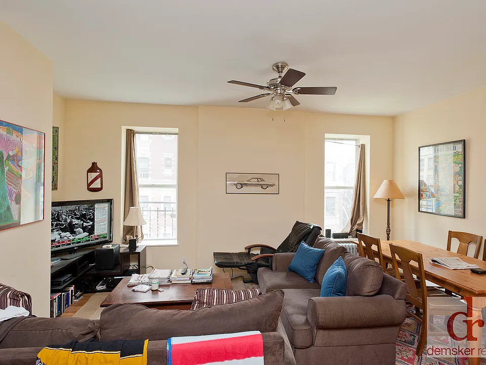 300 E 6th St #3