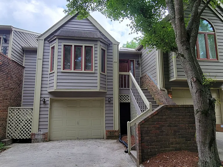 207 Mountain Ridge Dr SE — Photo 3