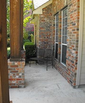 Front Porch/sitting area