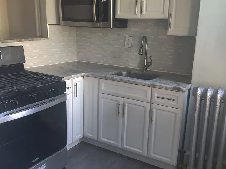 435 E Walnut Ln #1 — Photo 4