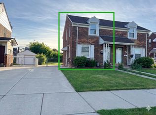 7637 Manor Ave, Dearborn, MI 48126