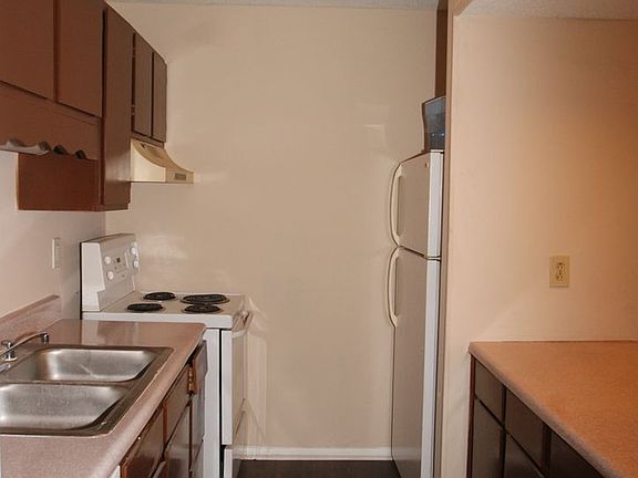 5th image of 3615 N Crestview Dr NW #1