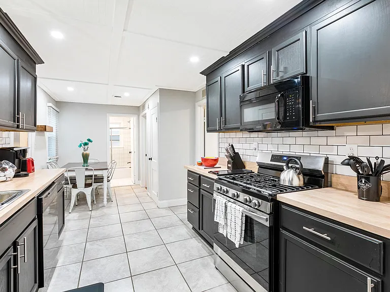 38017 W Chicago St — Photo 19