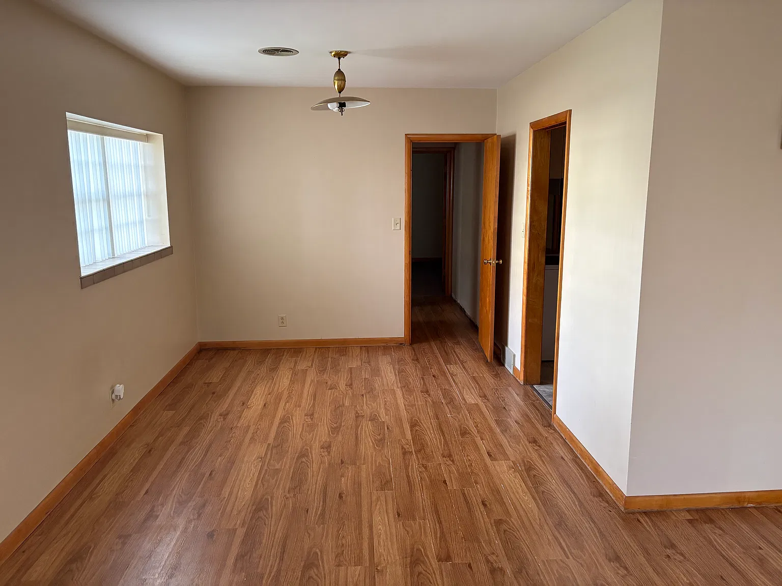 402 W Park Ave — Photo 2