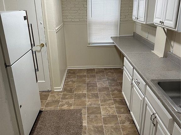5th image of 1145 Orlando Ave