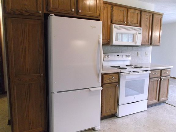 4th image of 832 Harvest Dr