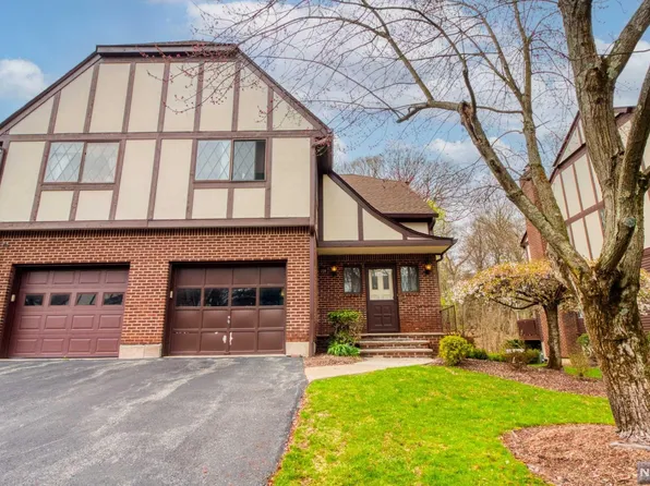114 Holiday Lane Riv, Westwood, NJ 07675