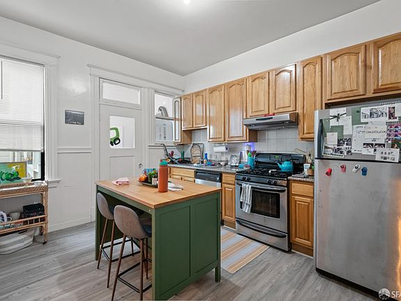 4th image of 1067 Union St #1071