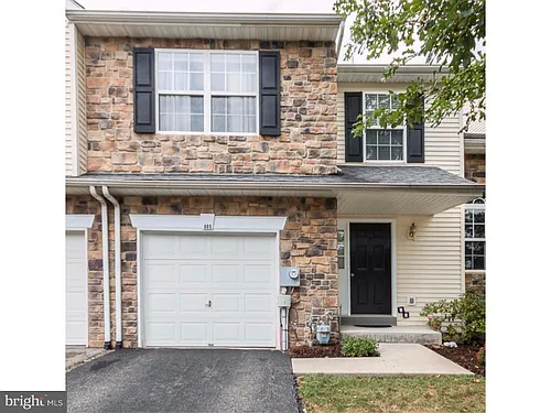 805 Rosehill Dr Photo 1