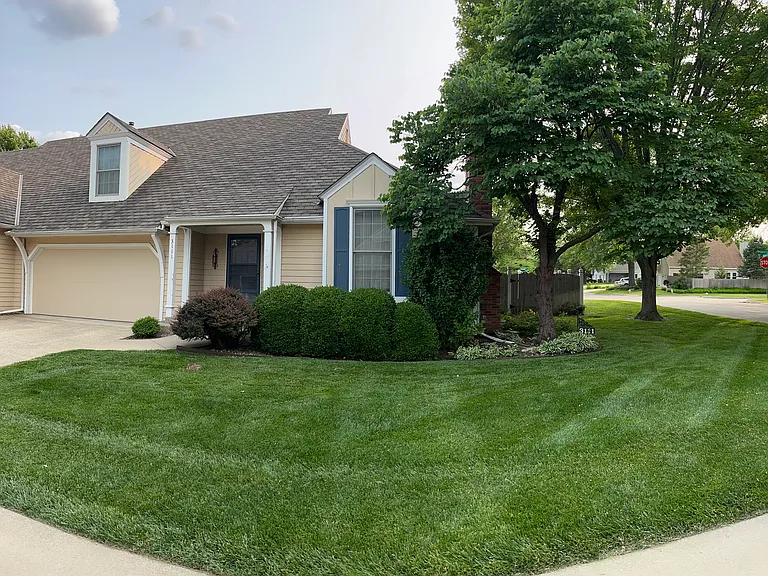 3111 Cottage Ln — Photo 2