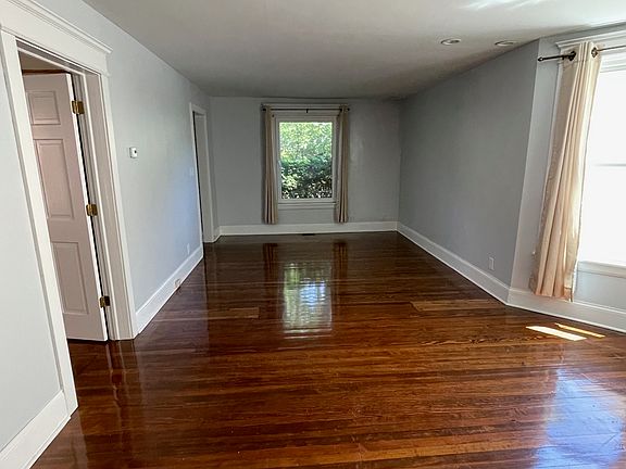 4th image of 2118 Ewing Ave #1
