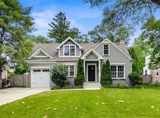 107 Indian Dr, Clarendon Hills, IL 60514