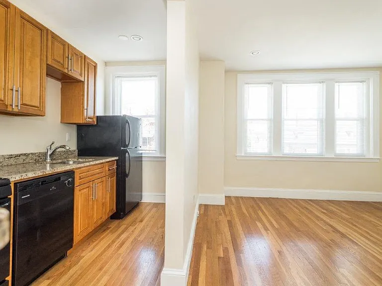 136 & 138 Highland Avenue — Photo 19