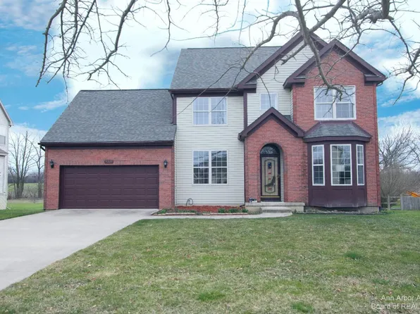 5325 Falling Leaf Dr, Ann Arbor, MI 48108