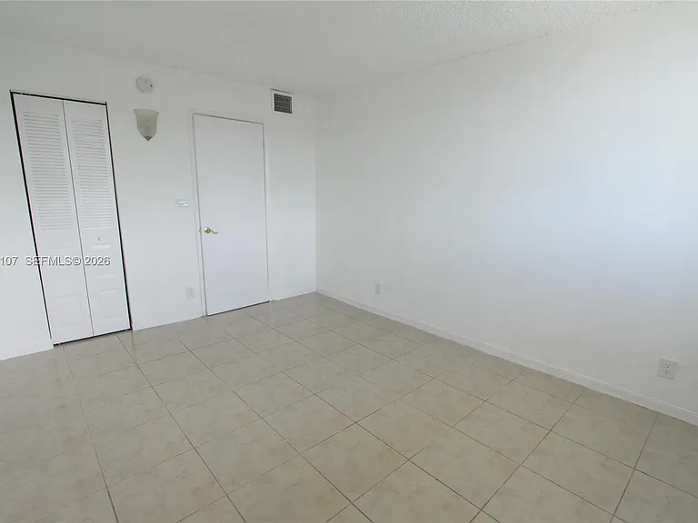 4550 NW 9th St #815E — Photo 9