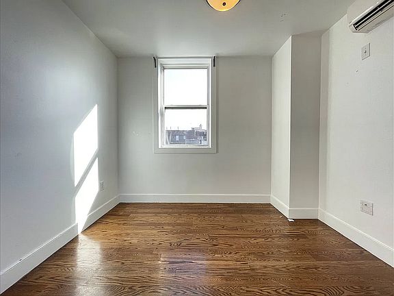 4th image of 490 Ocean Pkwy #78