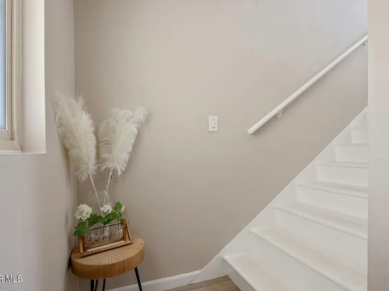593 Benson Way — Photo 7