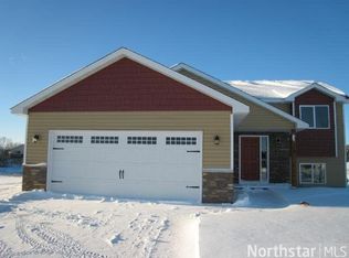897 Robin Rd, Isanti, MN 55040