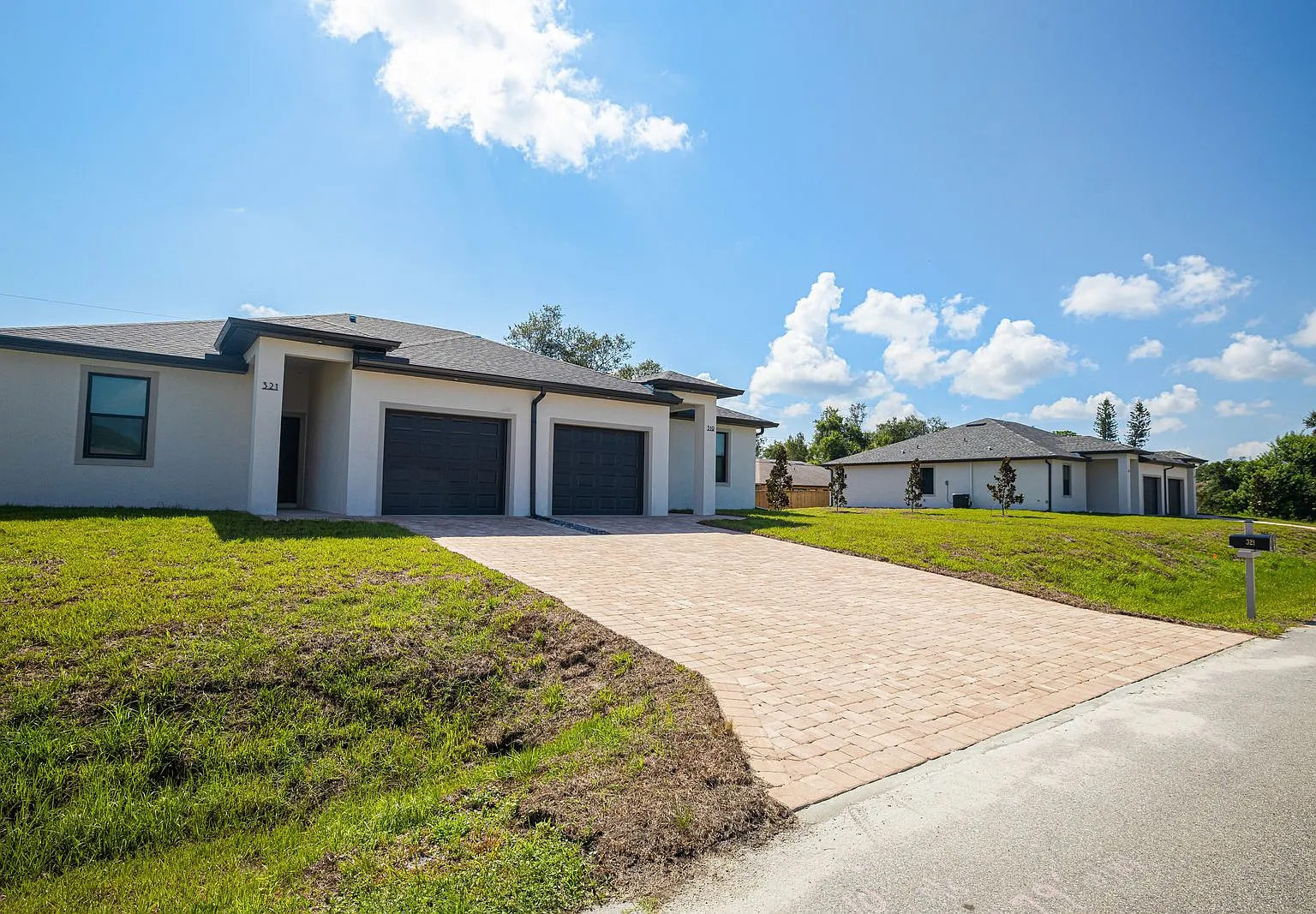 3 bed, 1200 sqft, $1,895 — Photo 3