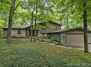 1600 Como Dr, Greenville, MI 48838