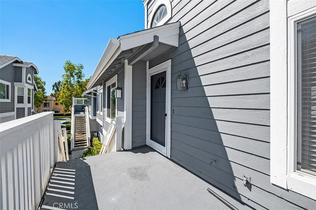 2 bed, 903 sqft, $3,200 — Photo 3