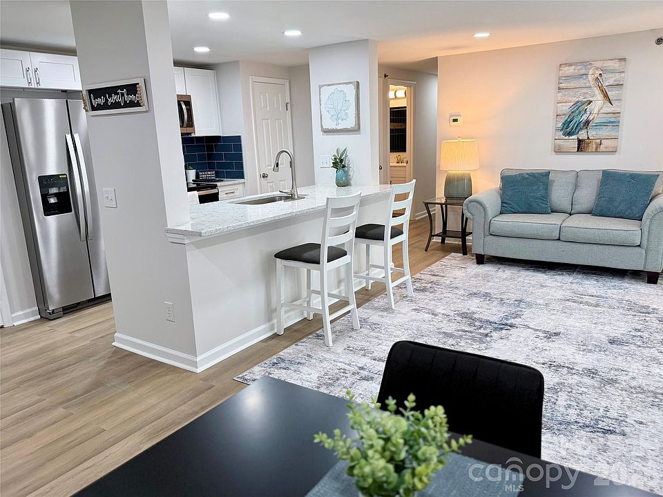 1st image of 1649 Arlyn Cres Unit K