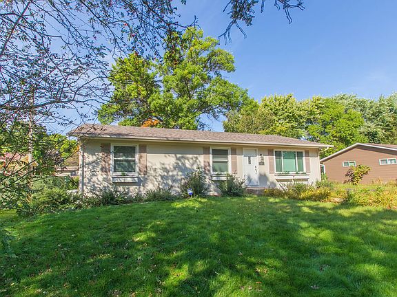 5th image of 8109 Regent Ave N