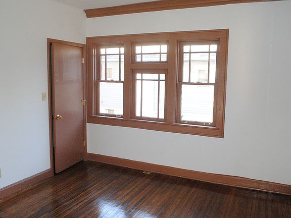 4th image of 3548 Evergreen Ave APT 3