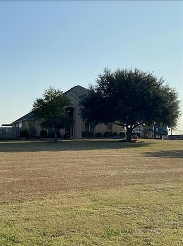 1st image of 400 Holland Ct