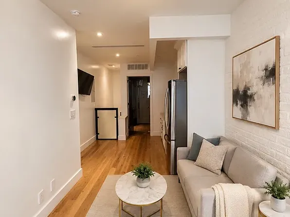 43 McArthur Ave #1F, Staten Island, NY 10312