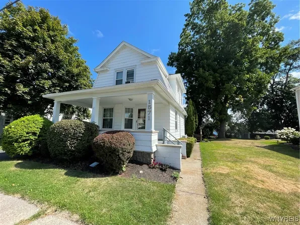 1571 Clinton St, Olcott, NY 14126