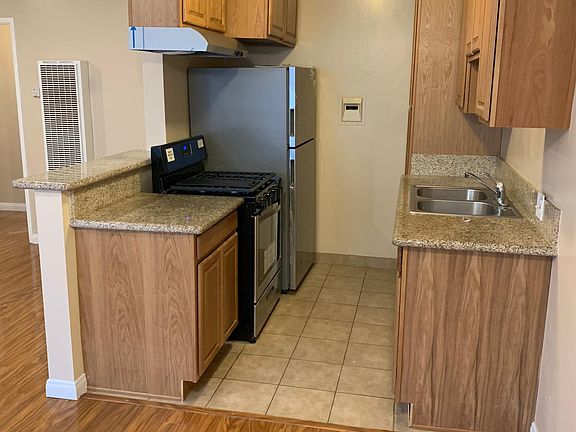 4th image of 1552 Brockton Ave APT 5