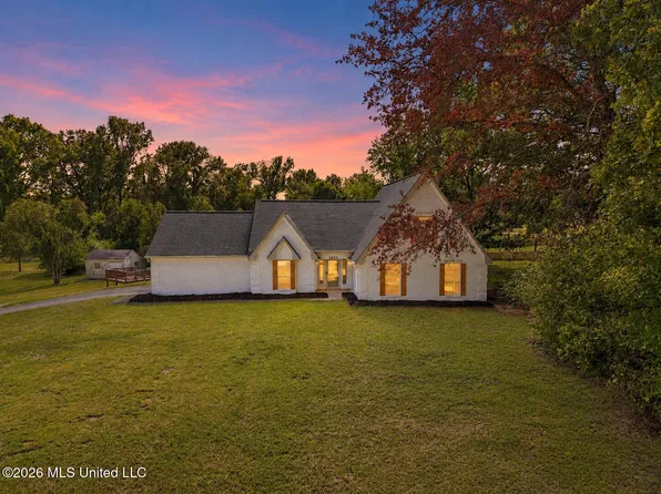 1655 Thousand Oaks Dr, Hernando, MS 38632