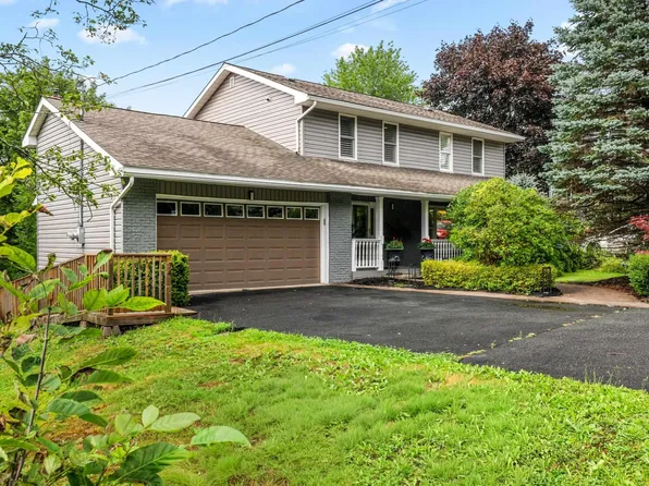 74 Golf Links Rd, Halifax, NS B4A 2J3