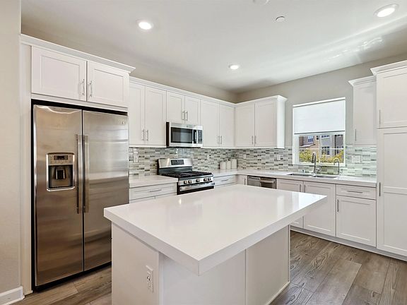 3rd image of 11078 Jericho Way