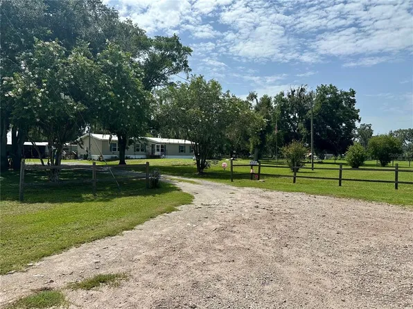 8528 Avon Lady Pl, Plant City, FL 33567