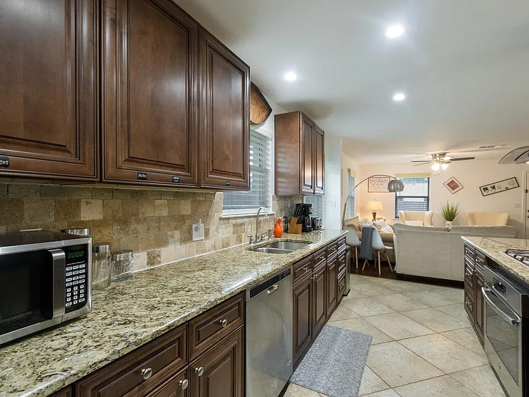 602 N Allen Dr — Photo 19