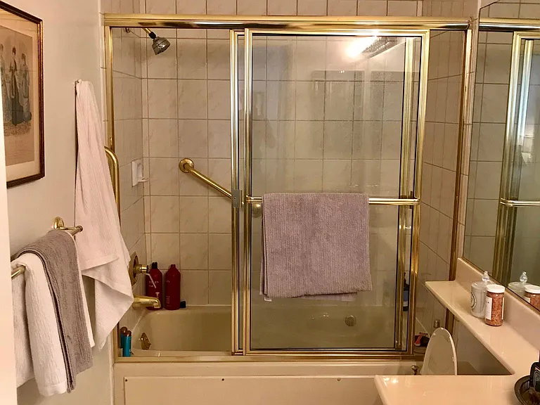 8349 Blackburn Ave #302 — Photo 91