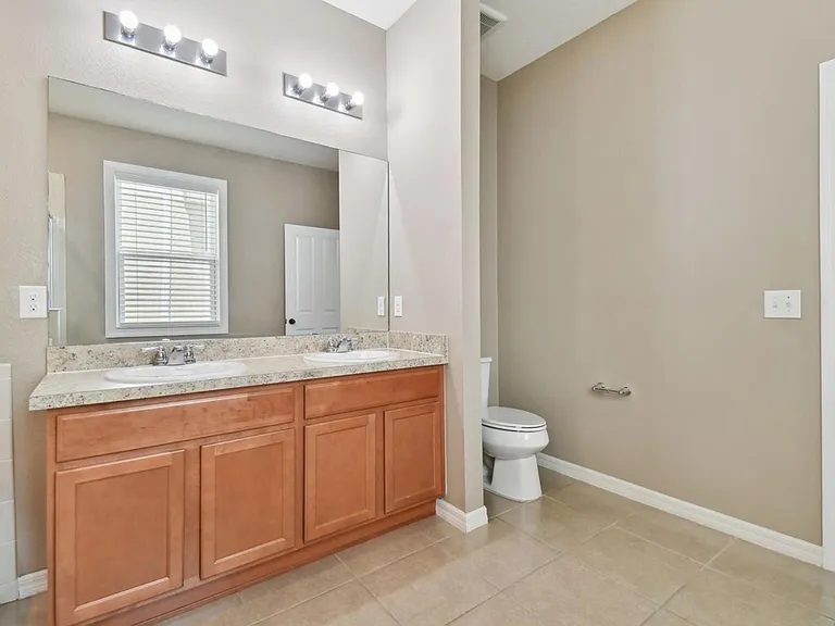 10606 Laguna Plains Dr — Photo 29
