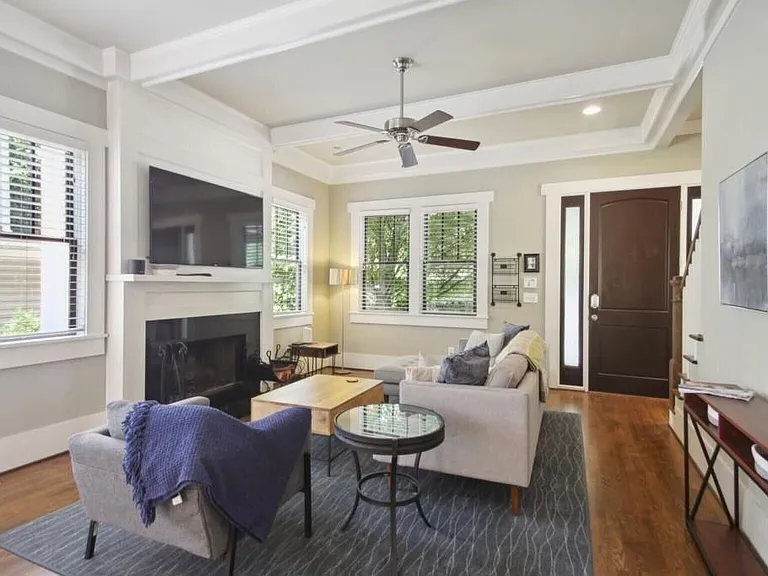 519 N Highland Ave NE — Photo 4