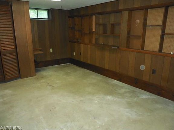 5th image of 13361 Hickory St
