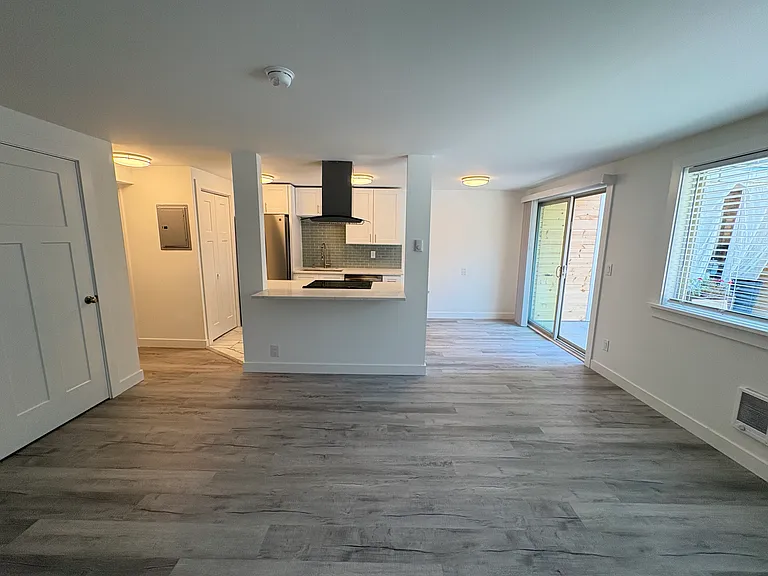 2345 Minor Ave E #3 — Photo 3