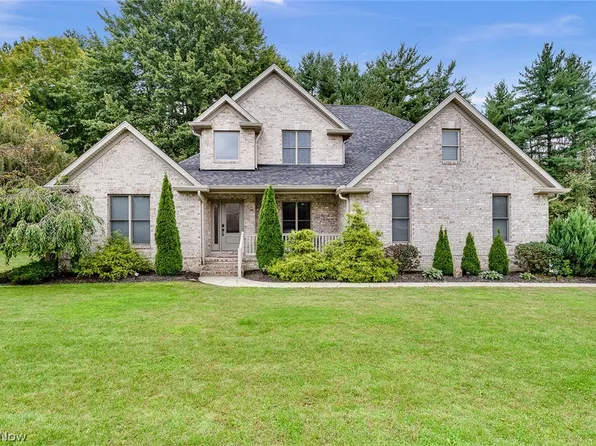 2037 Bishop Woods Ct, Poland, OH 44514